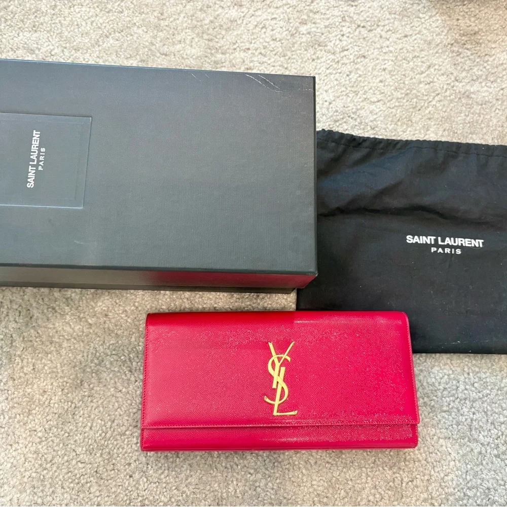 Saint Laurent / YSL Fuchsia/pink Patent Leather clutch - Picture 6 of 10